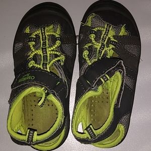 OshKosh Max Bump Toe Sandals